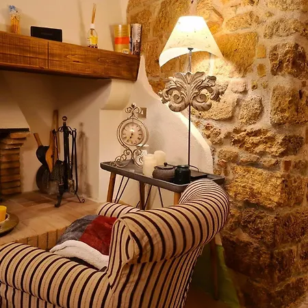 Holiday home La Terrazza, Historic Tuscan Stone Residence With Garden And Terrace In Cetona *