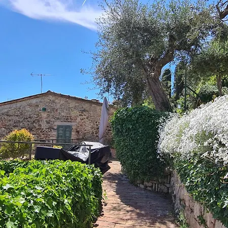 Casa vacanze La Terrazza, Historic Tuscan Stone With Garden&terrace In Cetona